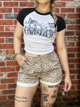 Load image into Gallery viewer, Leopard Cuffed Shorts