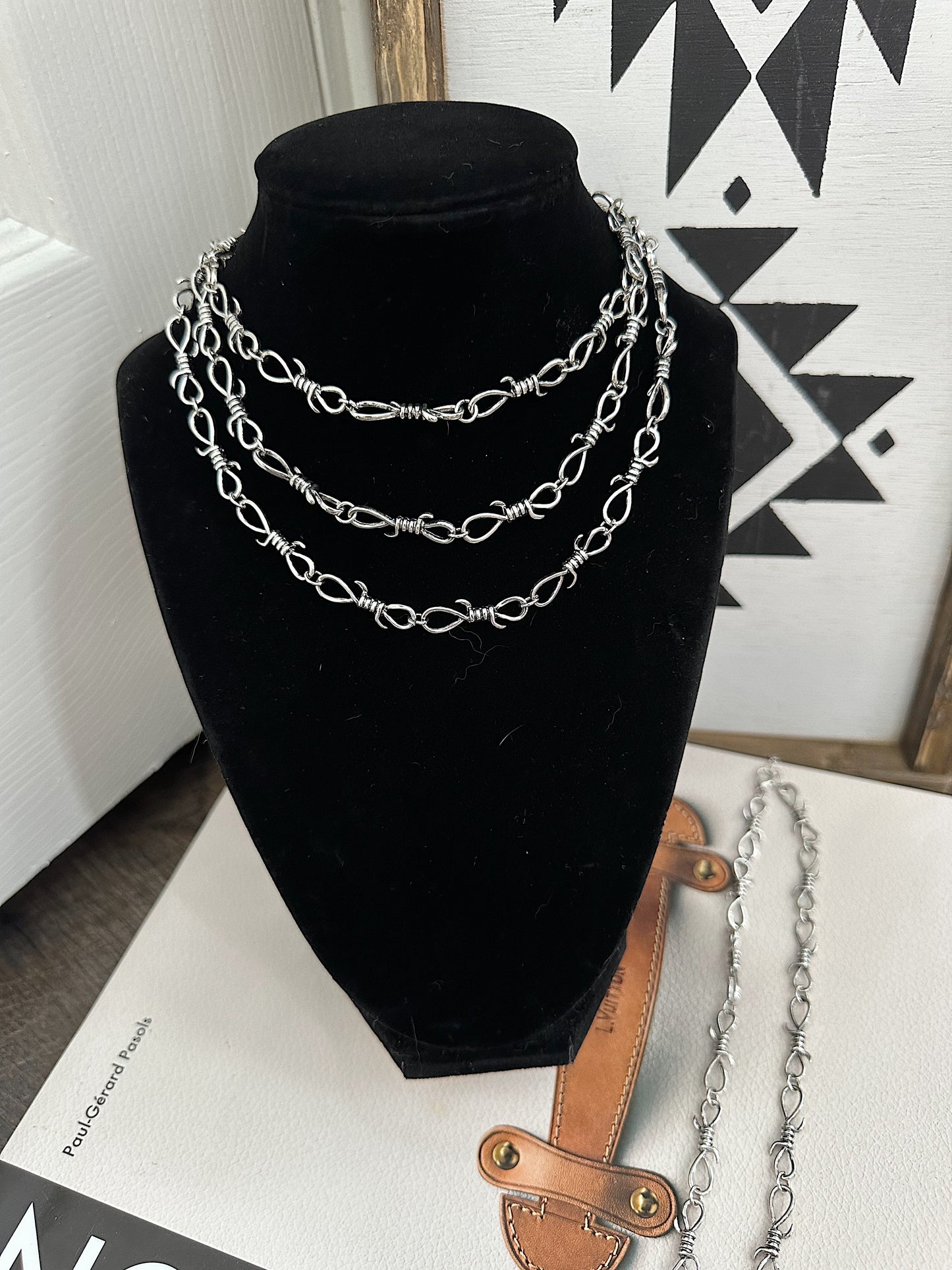 The Barbed Wire Choker