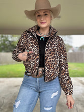 Load image into Gallery viewer, Leopard Cropped Puffer
