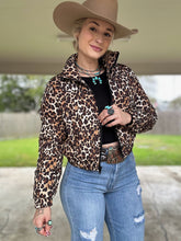 Load image into Gallery viewer, Leopard Cropped Puffer
