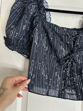 Load image into Gallery viewer, Snaffle Bit Puff Sleeve Top
