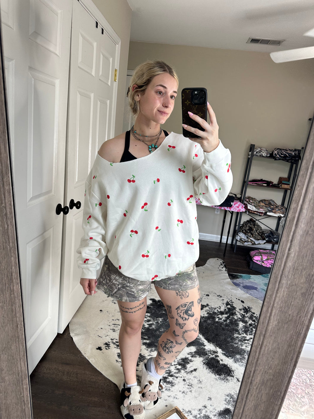 Cut Neckline Cherry Sweatshirt XL