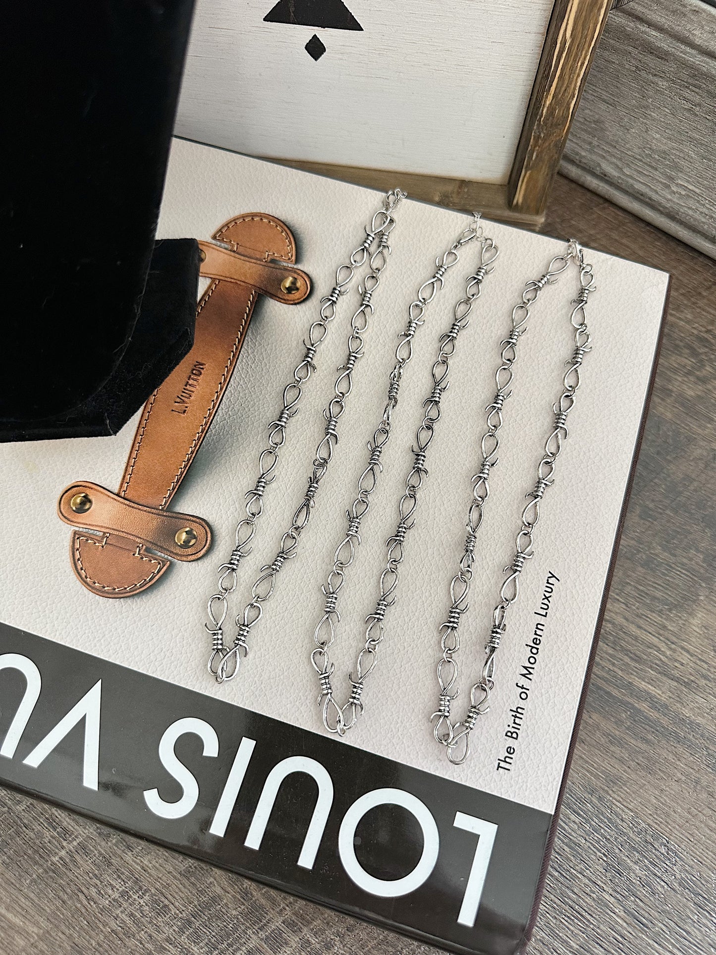 The Barbed Wire Choker