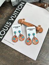 Load image into Gallery viewer, Leather Earrings (Dice)
