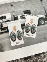 Load image into Gallery viewer, The Darbee Earrings
