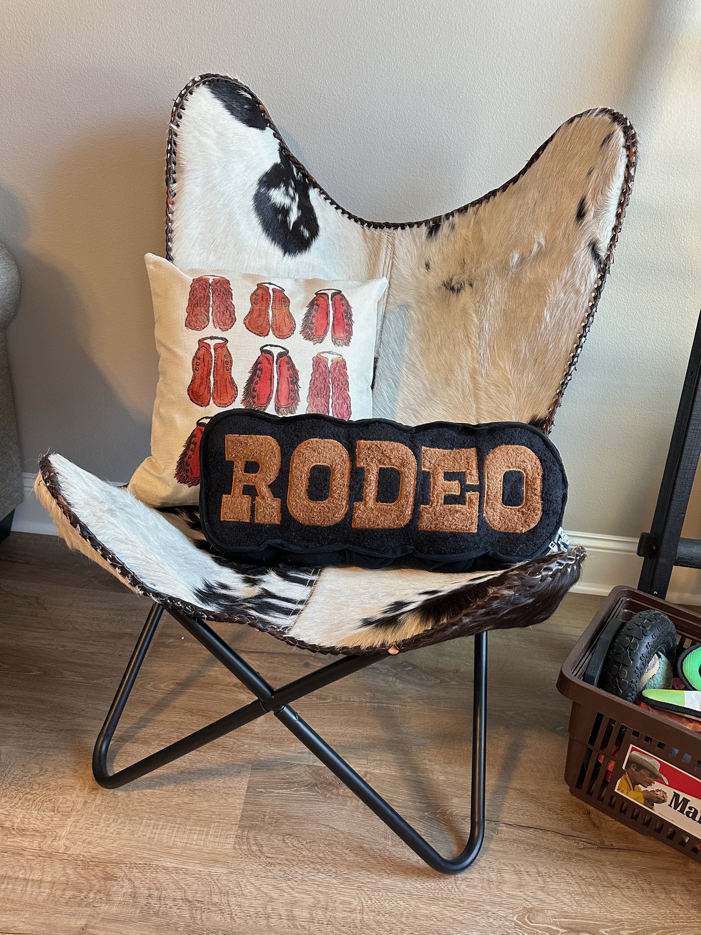 Rodeo Throw Pillow (Brown)