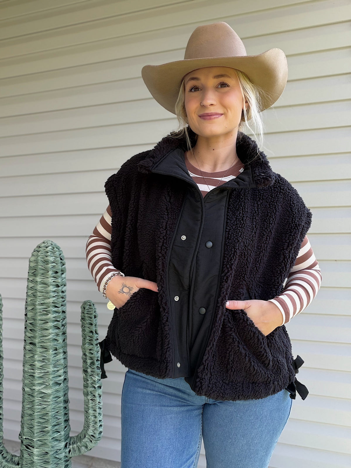 Black Sherpa Vest