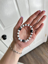 Load image into Gallery viewer, Dice &amp; 8 Ball Stretch Bracelet
