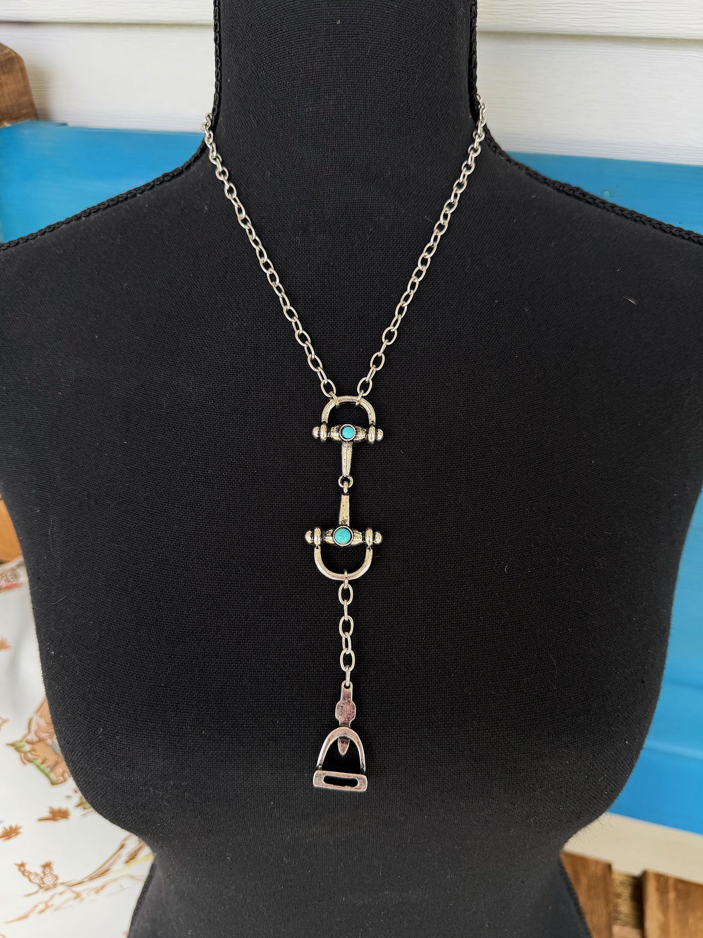 Horsebit Lariat