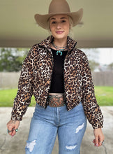 Load image into Gallery viewer, Leopard Cropped Puffer
