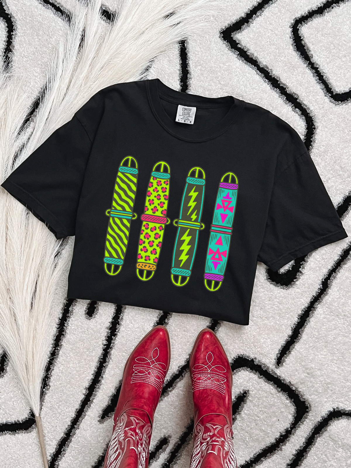 Neon Cinches COMFORT COLORS TEE