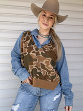 Load image into Gallery viewer, The Doubleshift Top (Camo)
