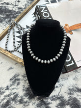 Load image into Gallery viewer, 10 mm Pearl Choker
