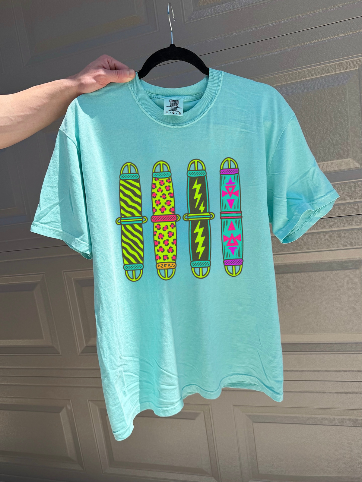Neon Cinches COMFORT COLORS TEE