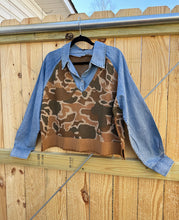 Load image into Gallery viewer, The Doubleshift Top (Camo)
