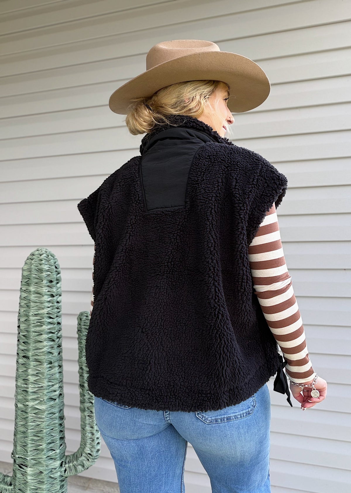 Black Sherpa Vest