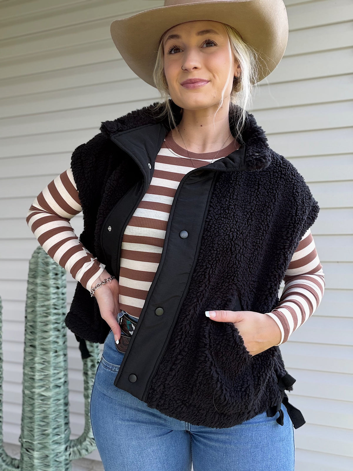 Black Sherpa Vest