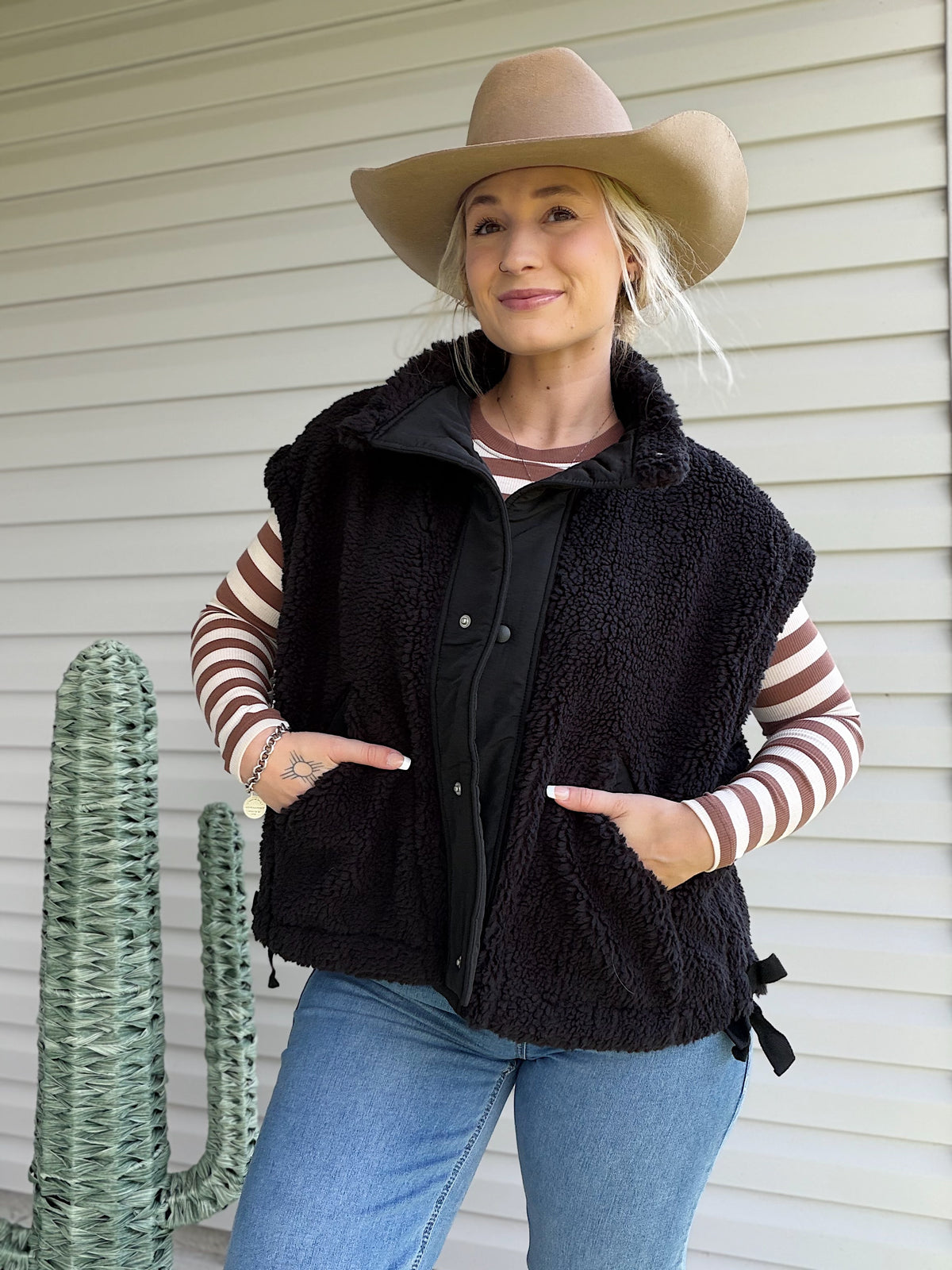 Black Sherpa Vest