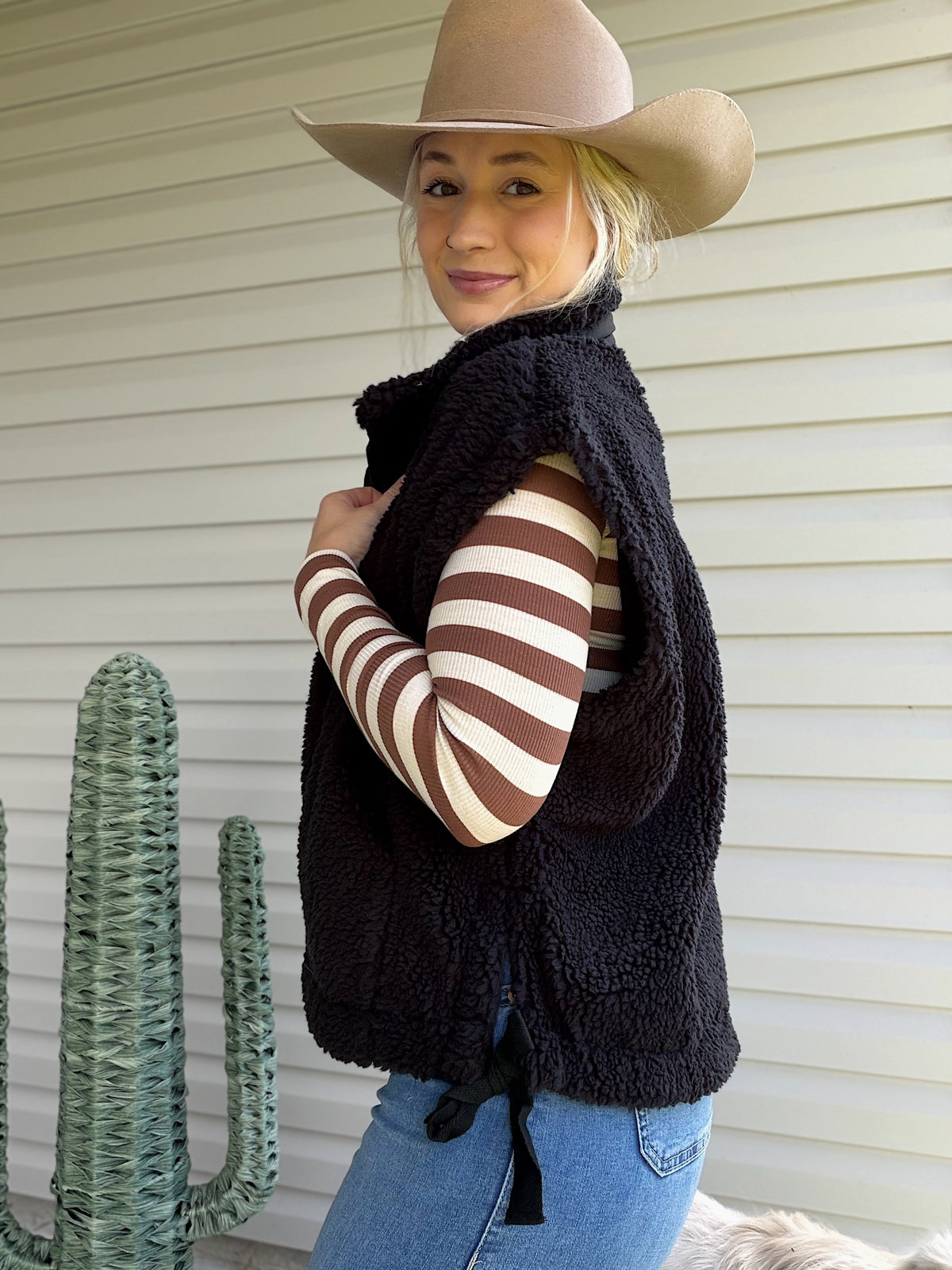 Black Sherpa Vest