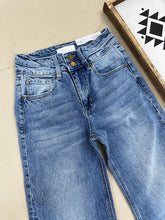 Load image into Gallery viewer, The Willie Wide Leg Jeans
