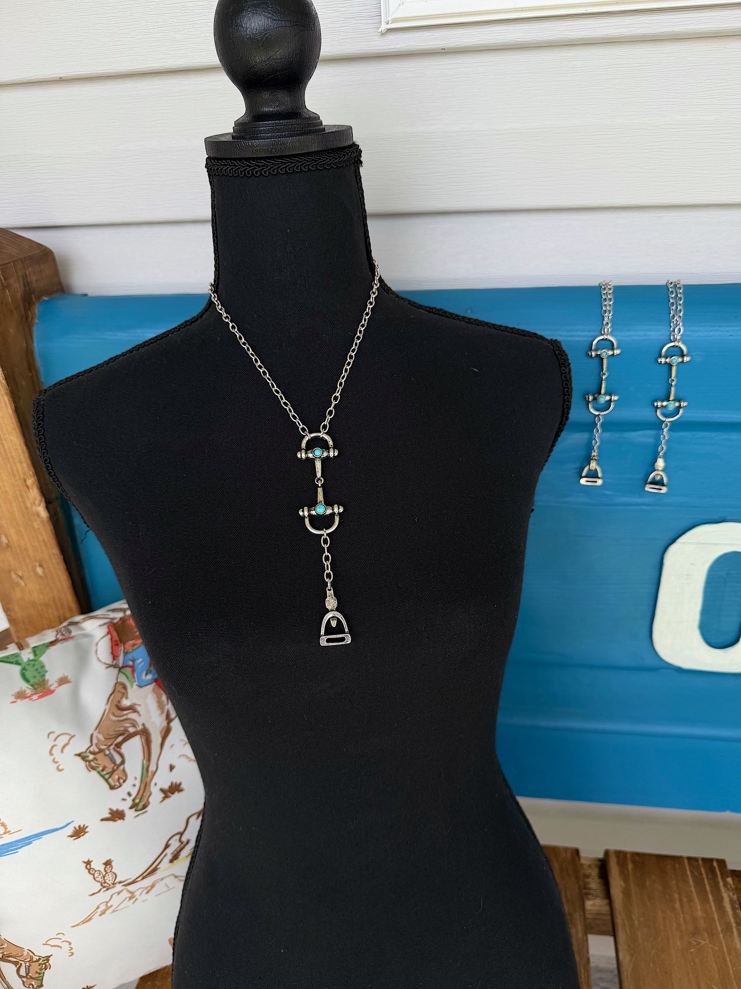 Horsebit Lariat