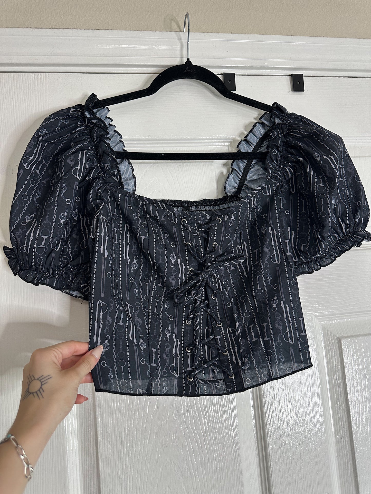 Snaffle Bit Puff Sleeve Top