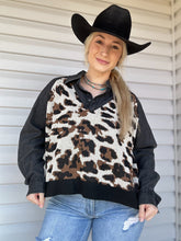 Load image into Gallery viewer, The Doubleshift Top (Leopard)
