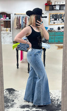 Load image into Gallery viewer, The Willie Wide Leg Jeans
