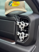 Load image into Gallery viewer, Cow Head Vent Clips
