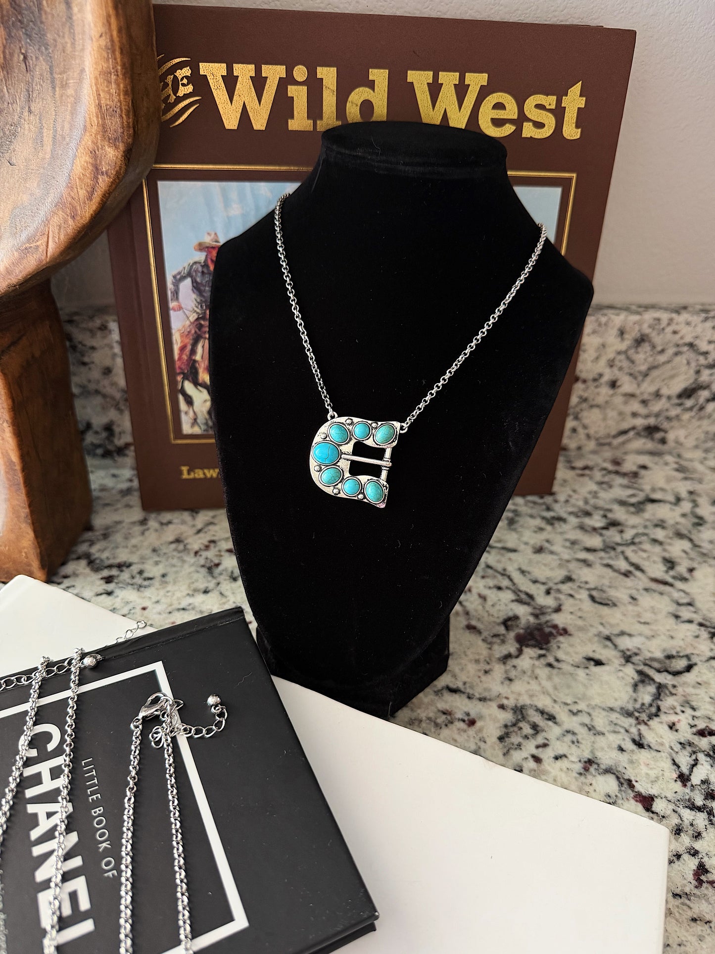 The Buckle Necklace