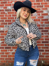 Load image into Gallery viewer, Black Leopard Cropped Puffer
