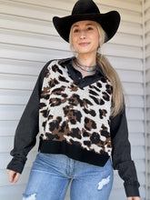 Load image into Gallery viewer, The Doubleshift Top (Leopard)
