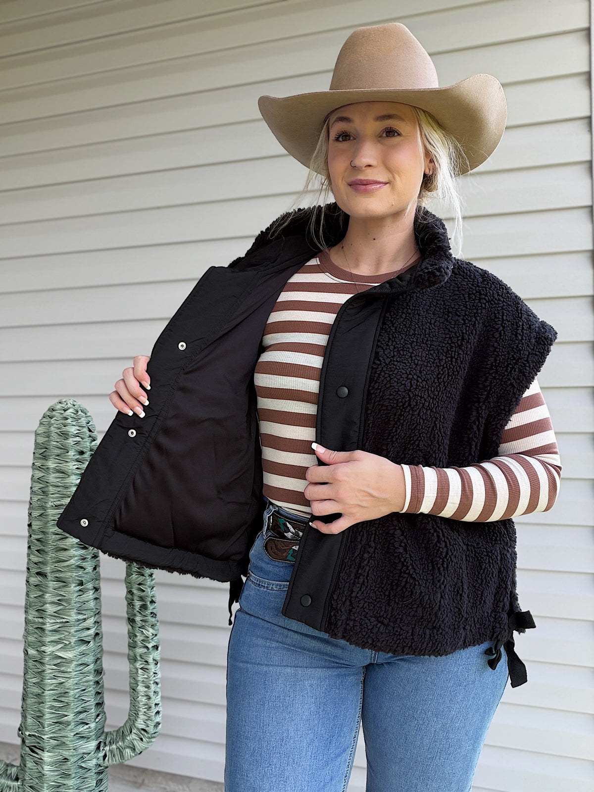 Black Sherpa Vest
