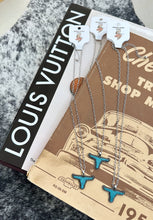 Load image into Gallery viewer, Turquoise Longhorn Necklace
