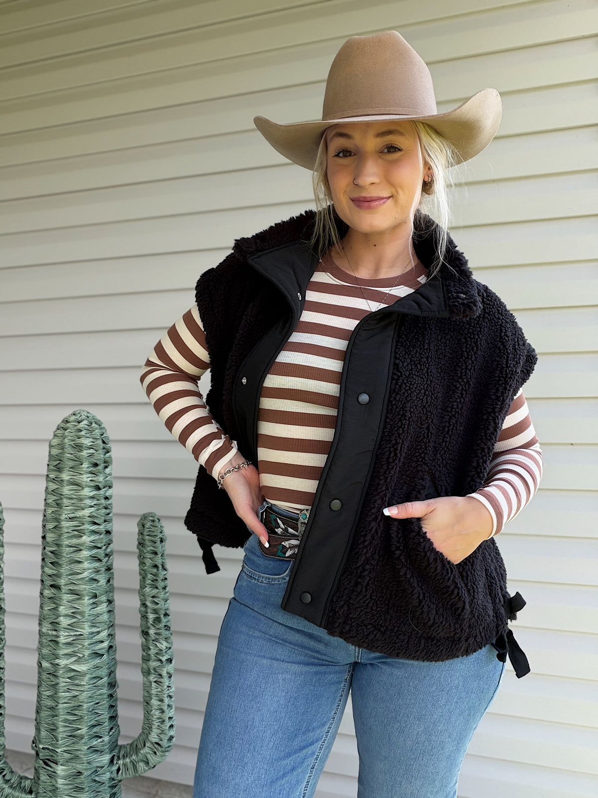 Black Sherpa Vest