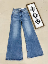 Load image into Gallery viewer, The Willie Wide Leg Jeans
