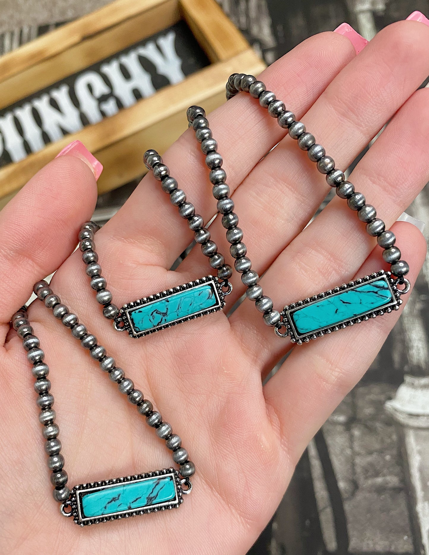 The Simple Bar Choker